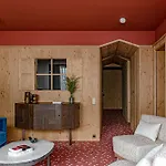 Le Coucou Otel 5*