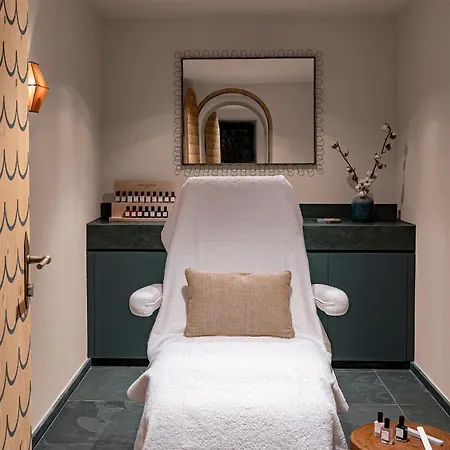 Hotel Le Coucou 5*